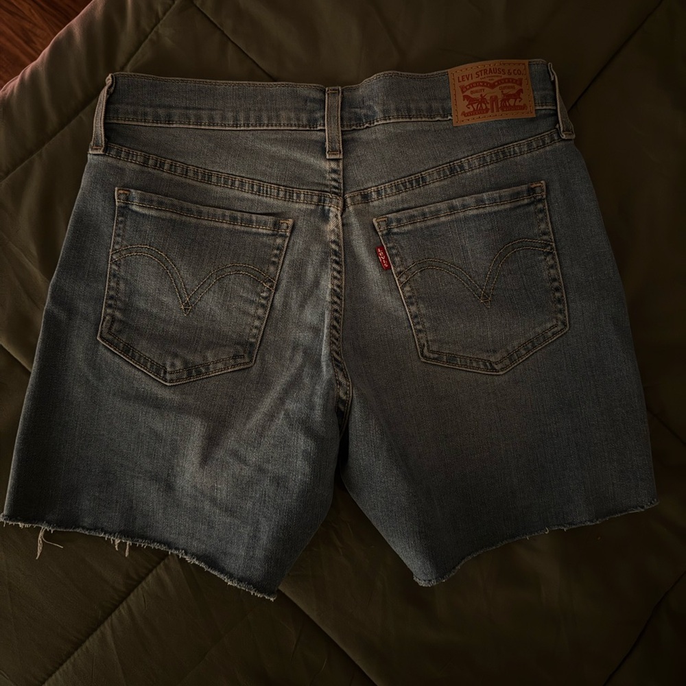 Levi’s - Picture 6 of 6